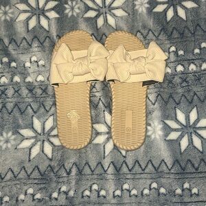 Elegant Tan Bow Loafers